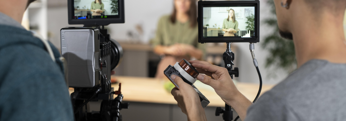 equipe de produção filmando um comercial